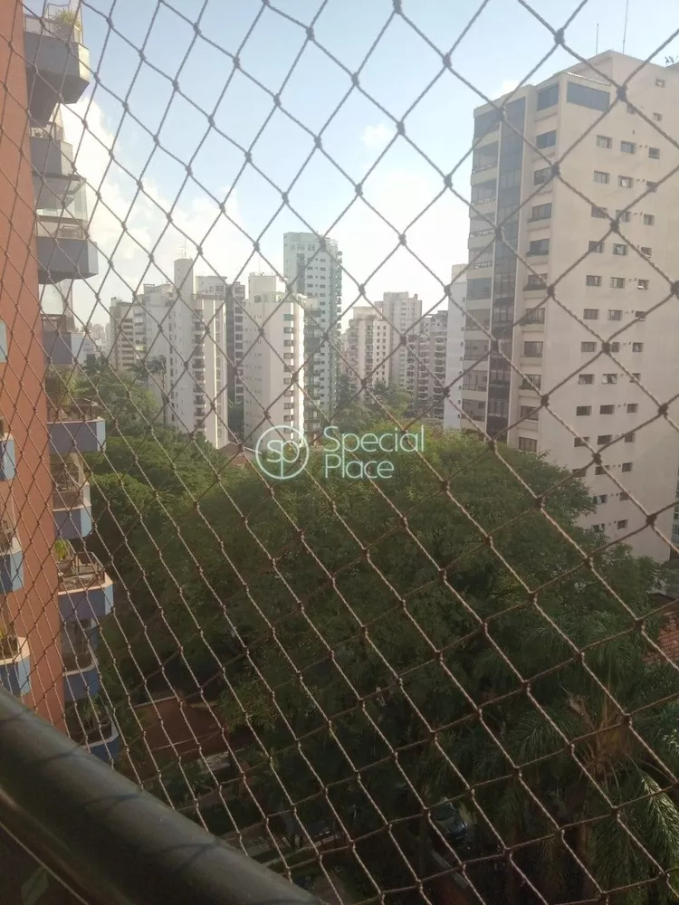 Apartamento à venda com 4 quartos, 228m² - Foto 8