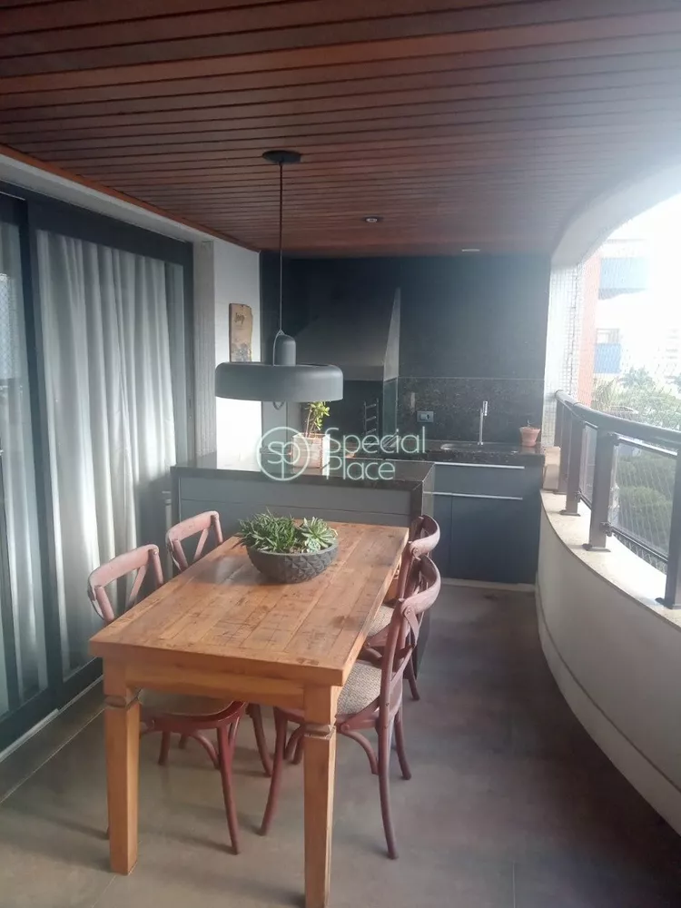 Apartamento à venda com 4 quartos, 228m² - Foto 7