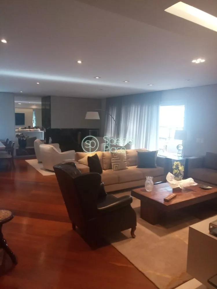 Apartamento à venda com 4 quartos, 228m² - Foto 1