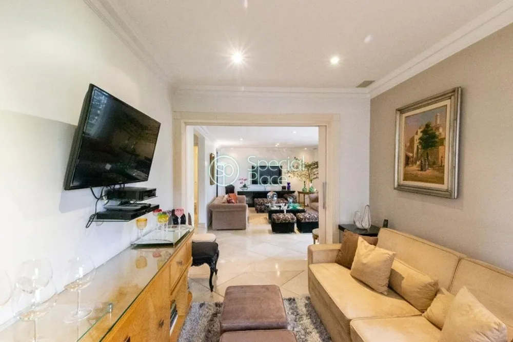 Apartamento, 3 quartos, 238 m² - Foto 1