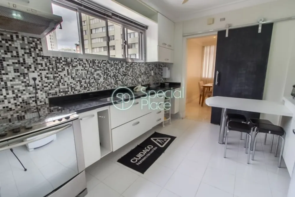 Apartamento, 3 quartos, 220 m² - Foto 1