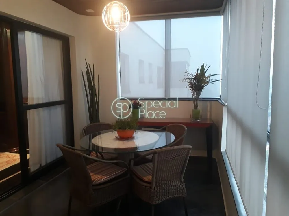 Apartamento, 3 quartos, 250 m² - Foto 2