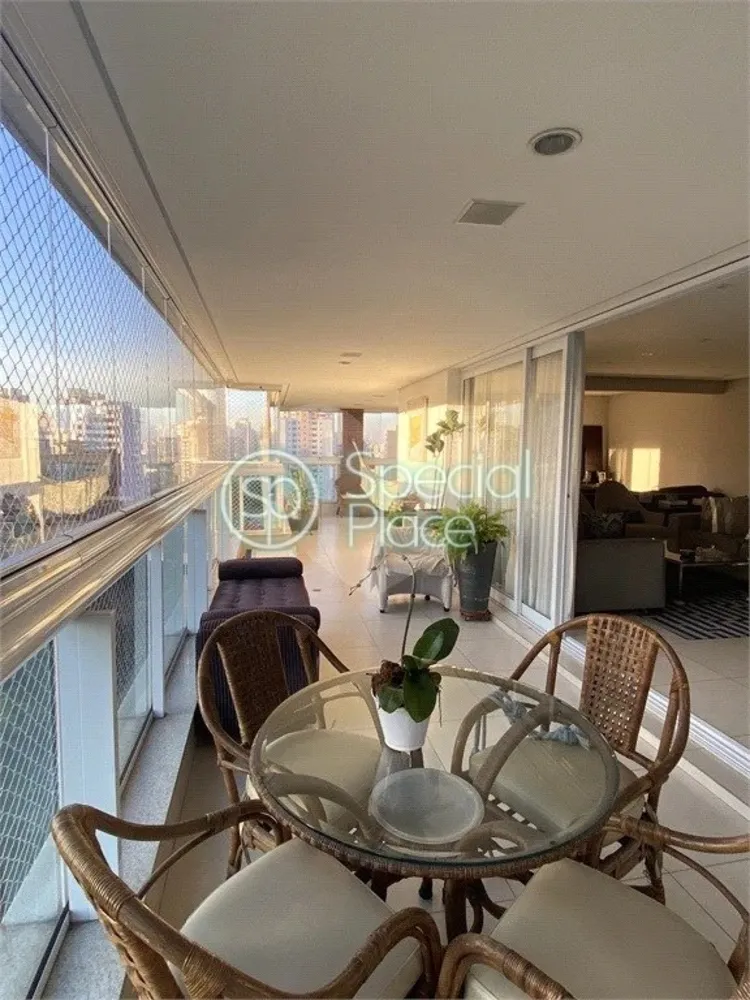 Apartamento, 3 quartos, 226 m² - Foto 1