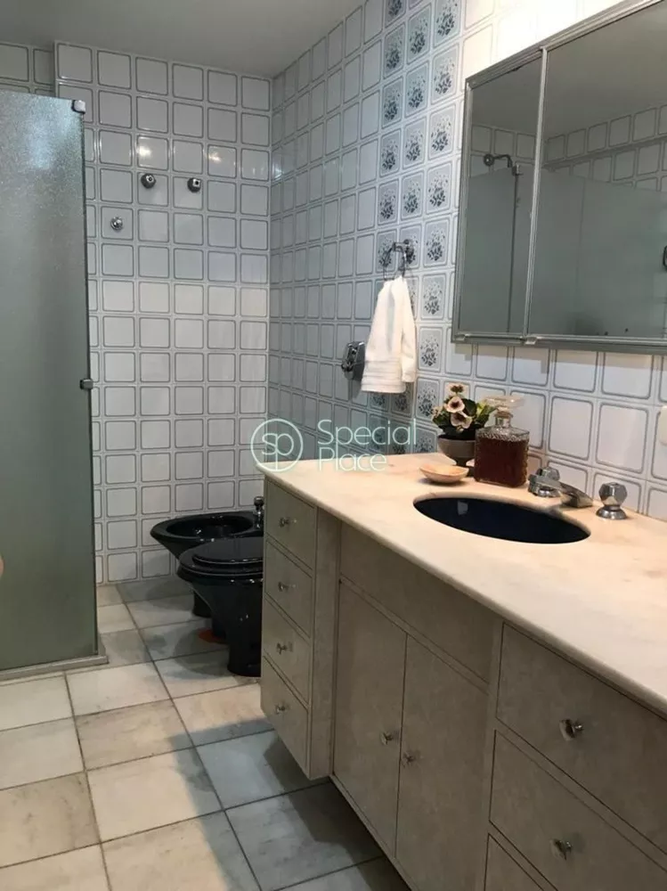 Apartamento à venda com 3 quartos, 180m² - Foto 8