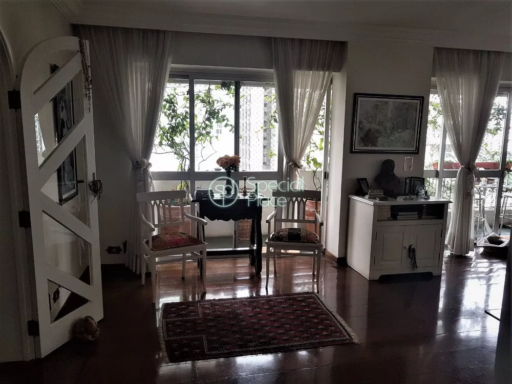 Apartamento à venda com 4 quartos, 198m² - Foto 2