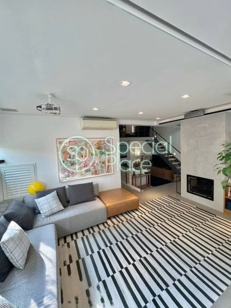 Cobertura, 3 quartos, 243 m² - Foto 2