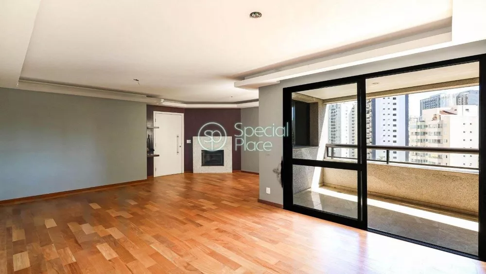 Apartamento à venda com 3 quartos, 140m² - Foto 1