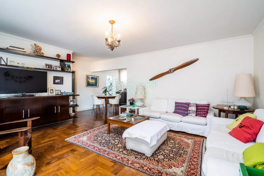 Apartamento à venda com 3 quartos, 137m² - Foto 1