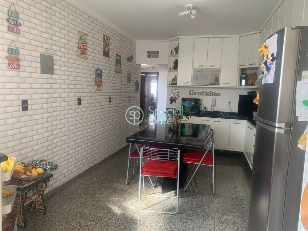 Apartamento à venda com 4 quartos, 263m² - Foto 4