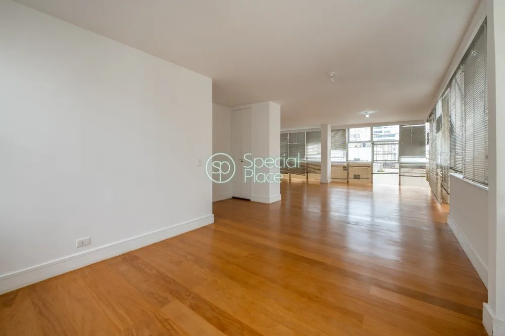 Apartamento, 3 quartos, 240 m² - Foto 2