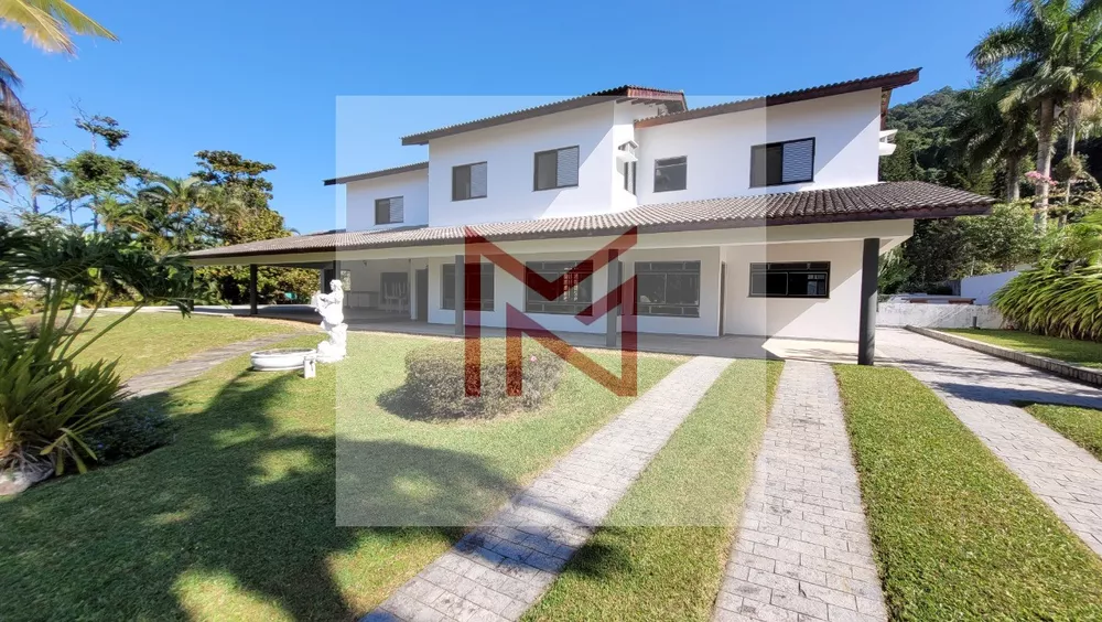 Casa à venda com 4 quartos, 550m² - Foto 1