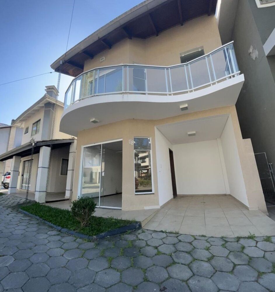 Sobrado à venda com 2 quartos, 118m² - Foto 1