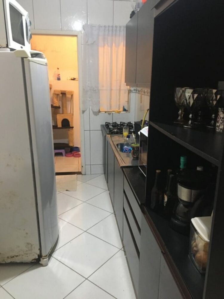 Casa à venda com 2 quartos, 100m² - Foto 2