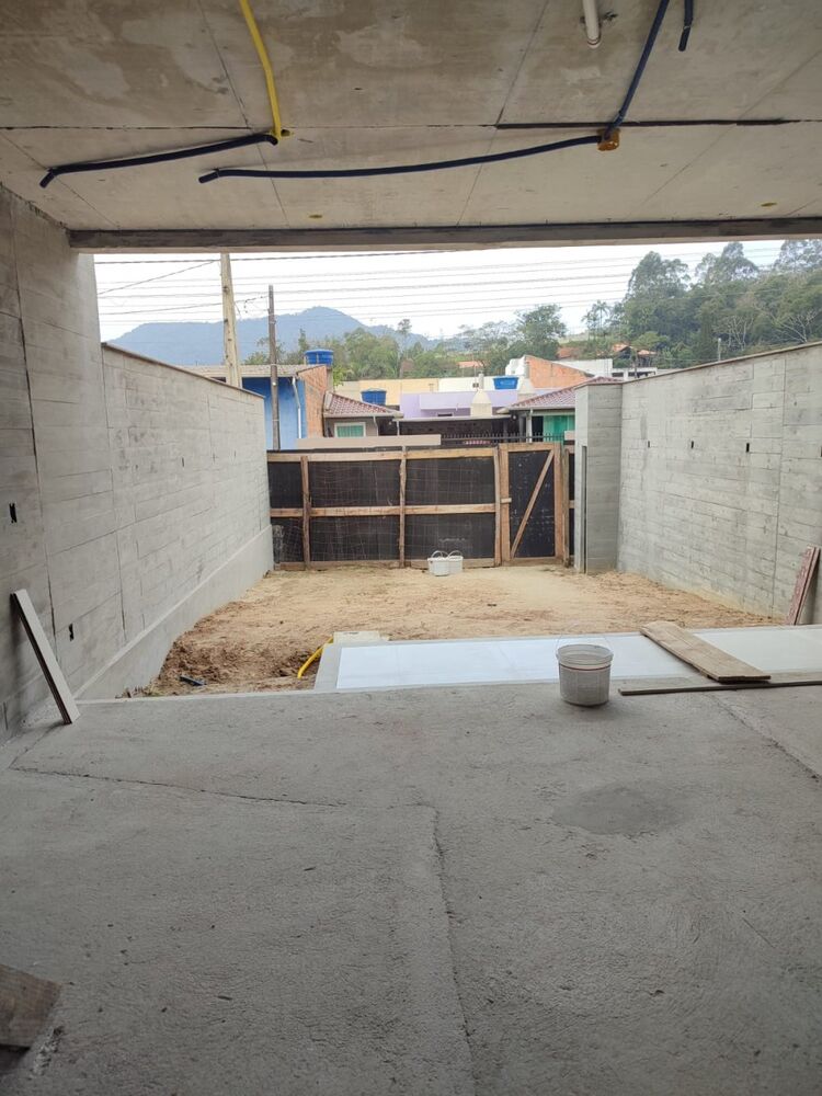 Sobrado à venda com 3 quartos, 250m² - Foto 1