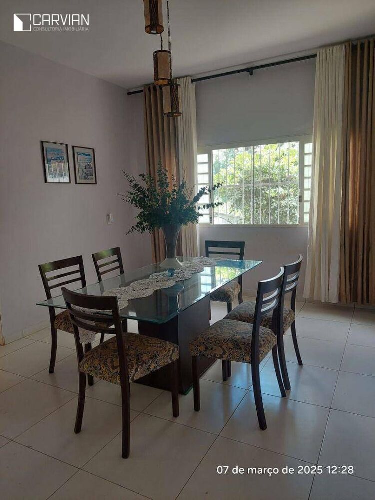 Casa, 3 quartos, 302 m² - Foto 1