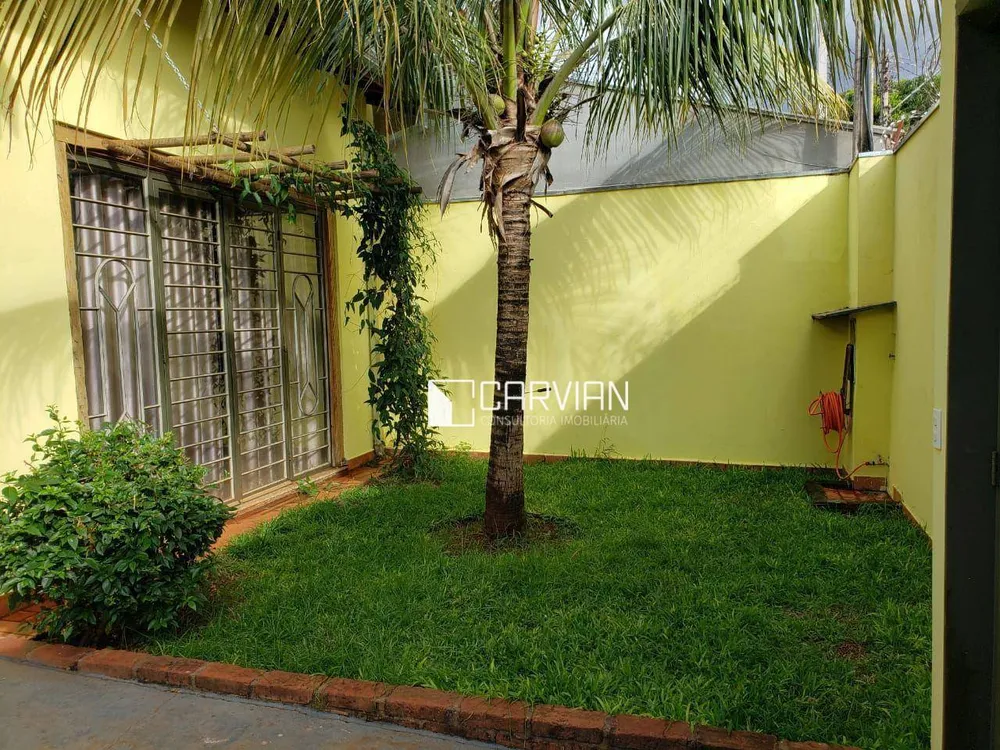 Casa, 3 quartos, 226 m² - Foto 2