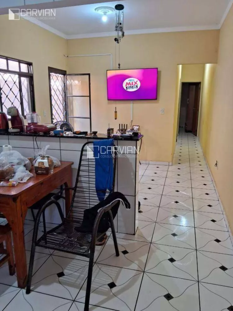 Casa à venda com 5 quartos, 160m² - Foto 1