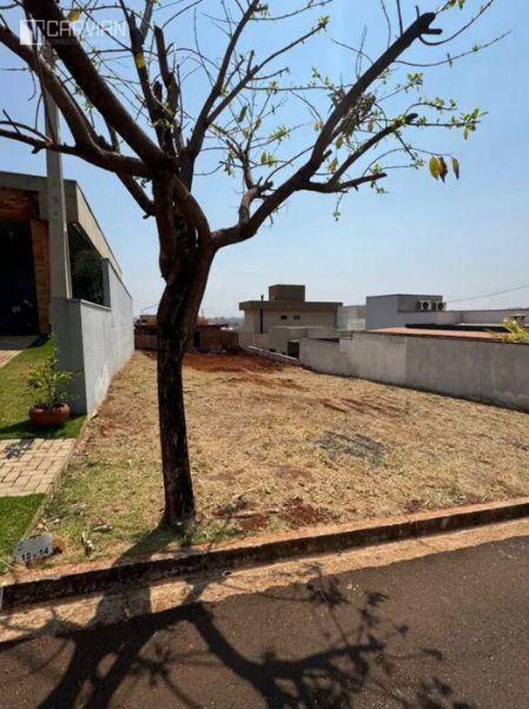 Loteamento e Condomínio, 250 m² - Foto 1