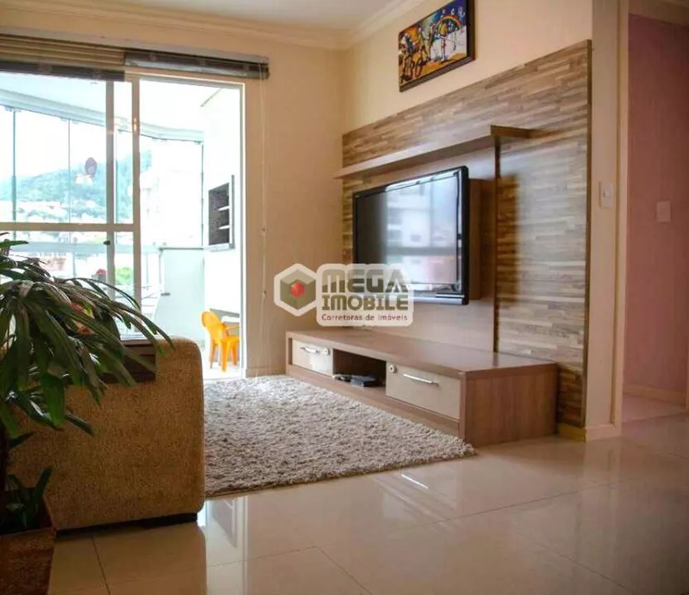 Apartamento à venda com 2 quartos, 70m² - Foto 3