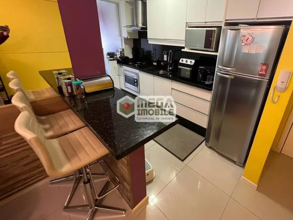 Apartamento à venda com 2 quartos, 70m² - Foto 1