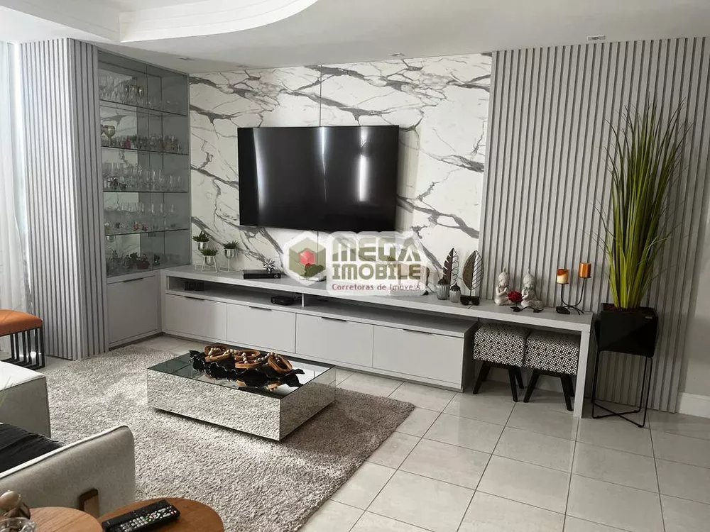 Apartamento à venda com 3 quartos, 160m² - Foto 2