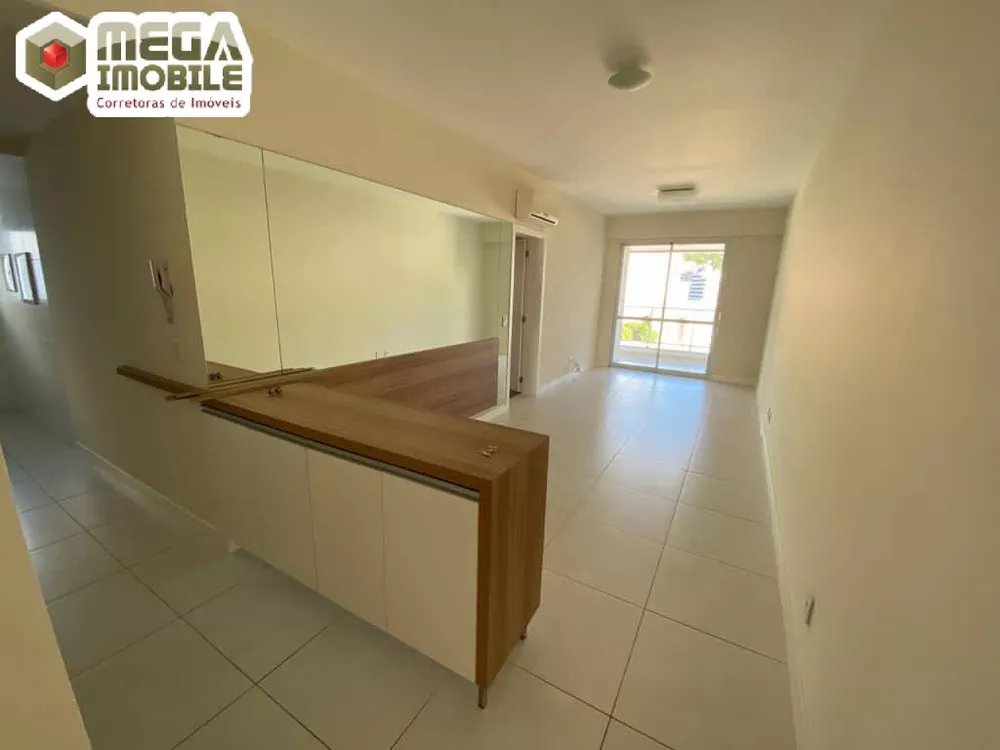 Apartamento à venda com 3 quartos, 93m² - Foto 2