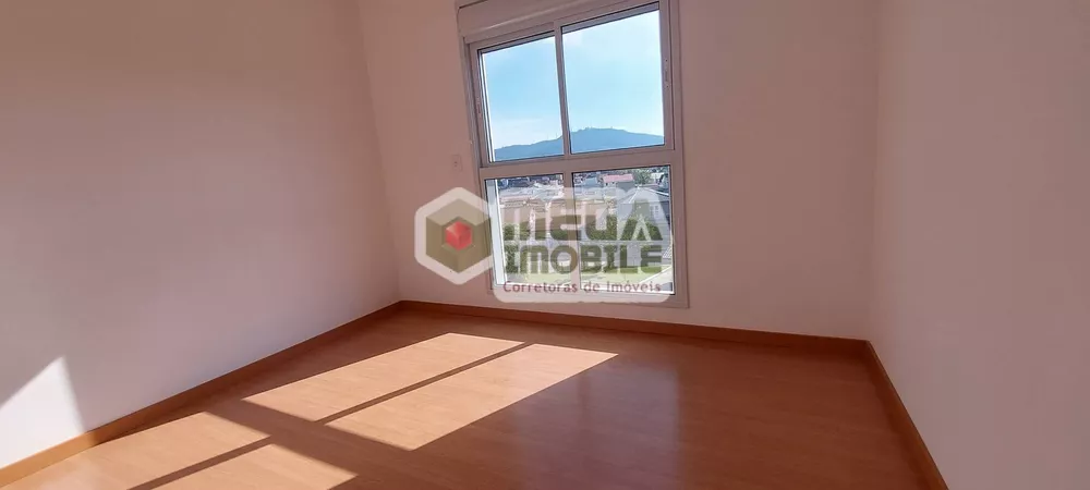 Apartamento à venda com 2 quartos, 79m² - Foto 4