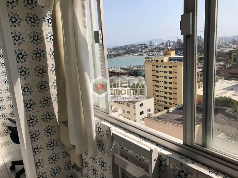 Apartamento à venda com 3 quartos, 100m² - Foto 1