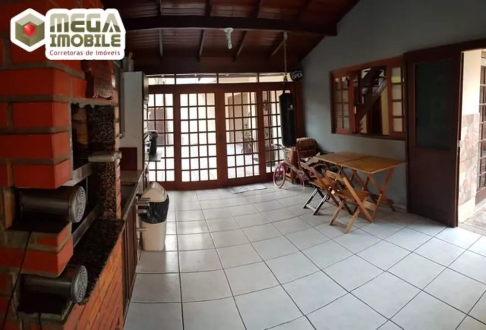 Casa à venda com 3 quartos, 450m² - Foto 4