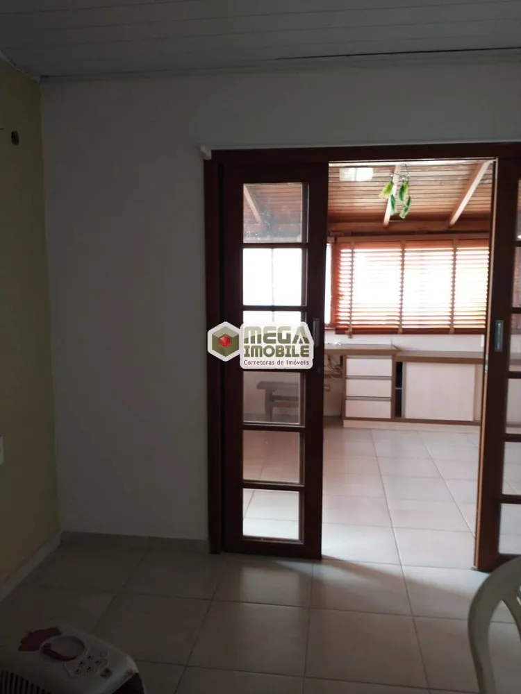 Casa, 6 quartos, 150 m² - Foto 3