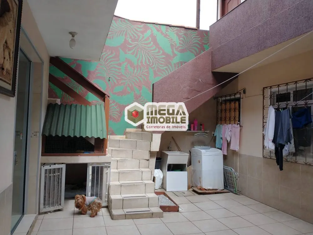 Casa, 6 quartos, 150 m² - Foto 2