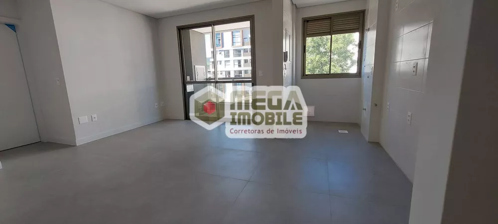 Apartamento à venda com 3 quartos, 76m² - Foto 2