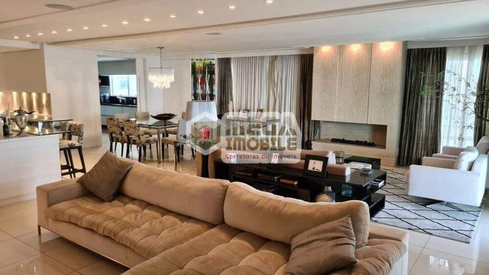 Apartamento à venda com 4 quartos, 260m² - Foto 2