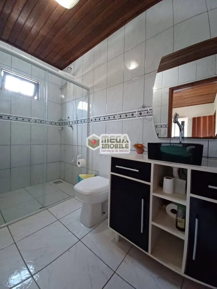 Casa, 5 quartos, 180 m² - Foto 1