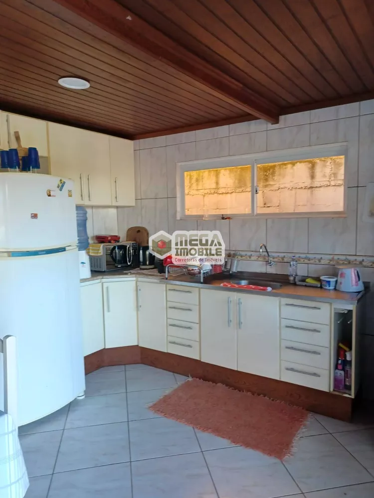 Casa à venda com 5 quartos, 180m² - Foto 4