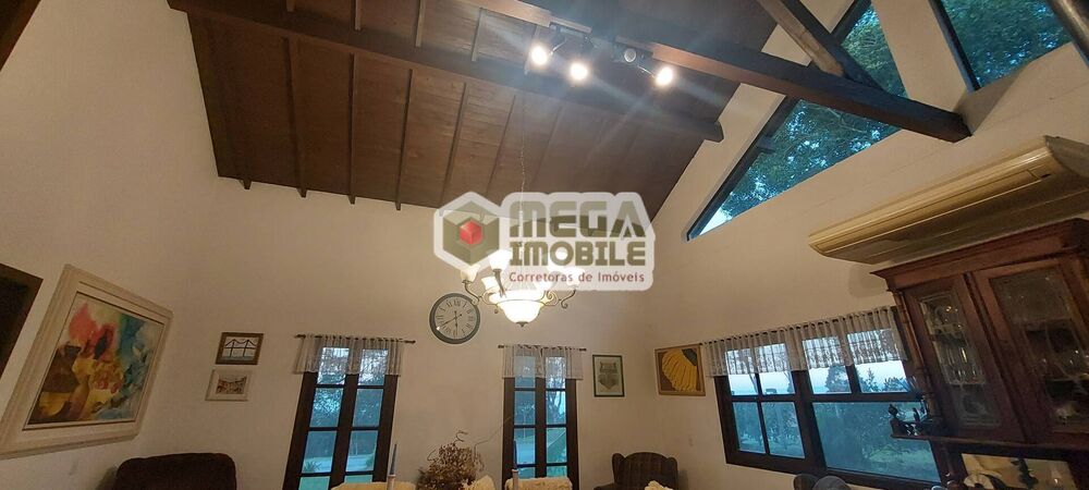 Casa à venda com 5 quartos, 170m² - Foto 1