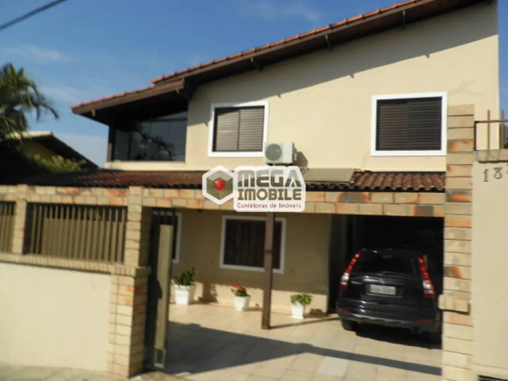 Casa, 4 quartos, 256 m² - Foto 1
