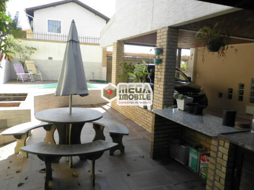 Casa, 4 quartos, 256 m² - Foto 2