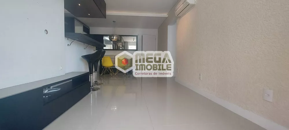 Apartamento à venda com 2 quartos, 70m² - Foto 2