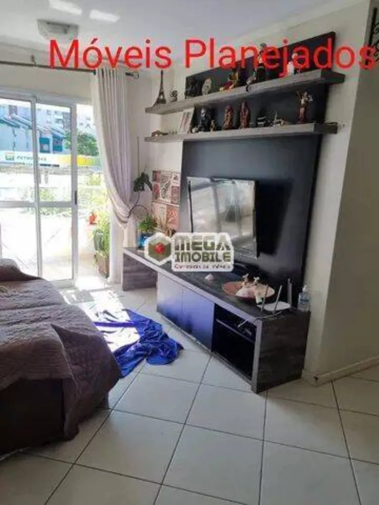 Apartamento à venda com 3 quartos, 80m² - Foto 2