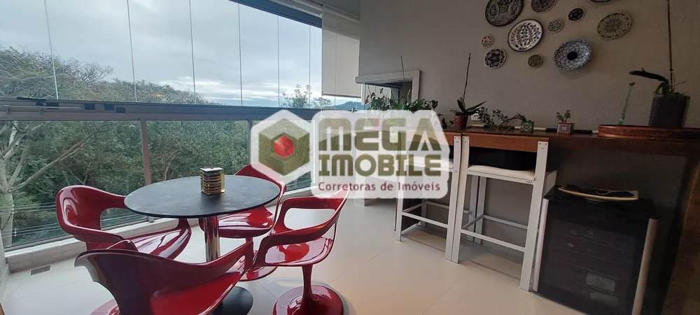 Apartamento à venda com 3 quartos, 116m² - Foto 1