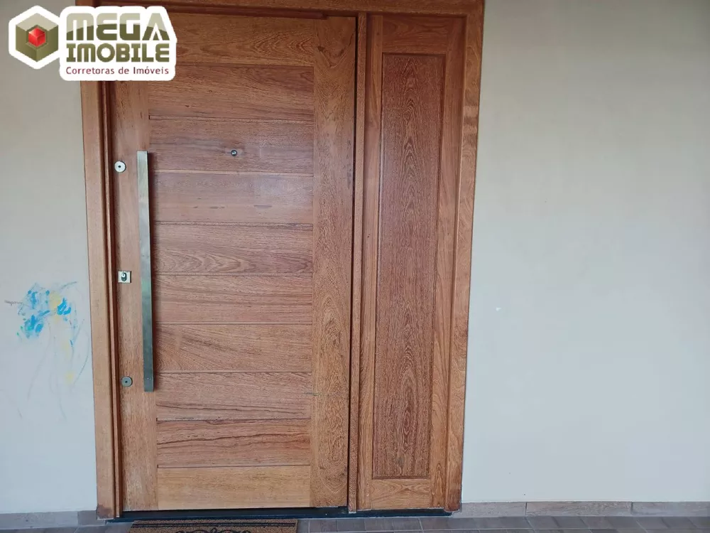 Casa à venda com 2 quartos, 108m² - Foto 2