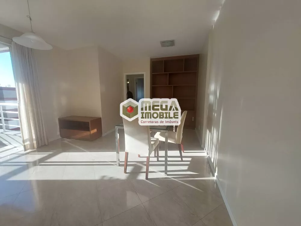 Apartamento à venda com 2 quartos, 70m² - Foto 1