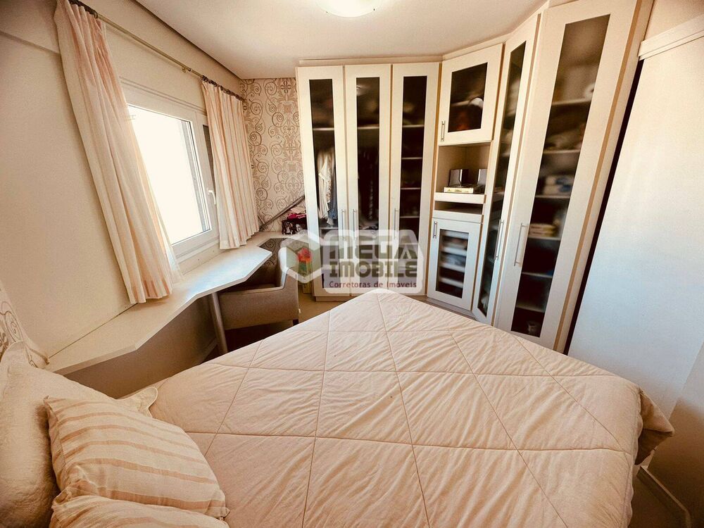 Apartamento à venda com 3 quartos, 162m² - Foto 4