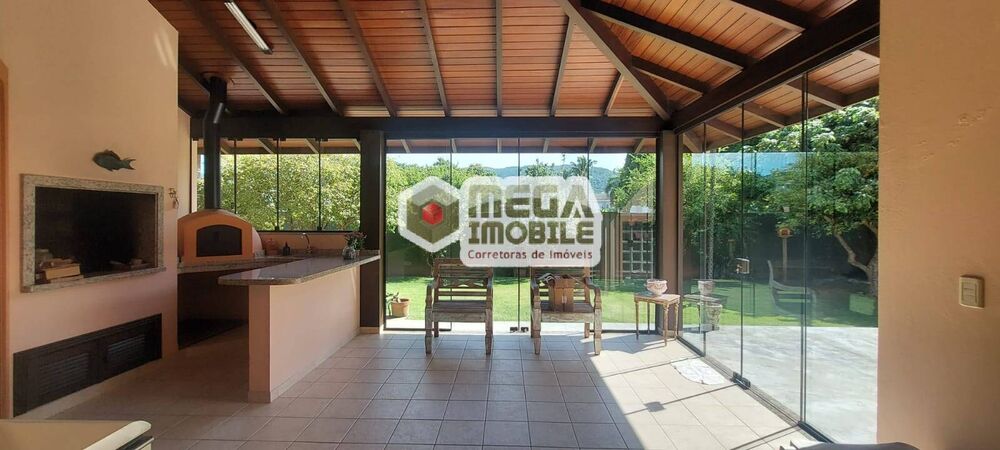 Casa à venda com 5 quartos, 450m² - Foto 1