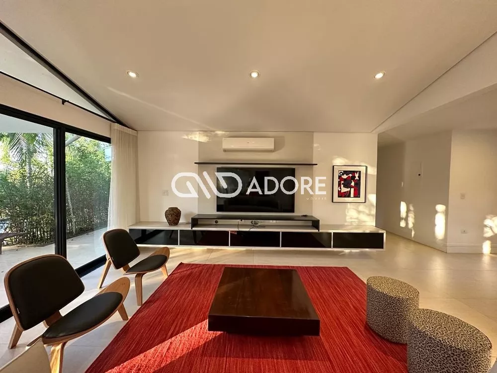 Casa para alugar com 6 quartos, 775m² - Foto 4