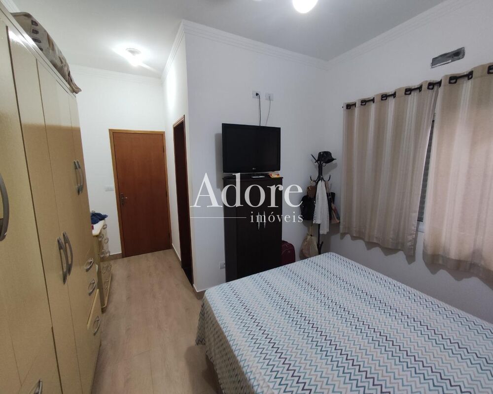 Casa à venda com 2 quartos, 105m² - Foto 2