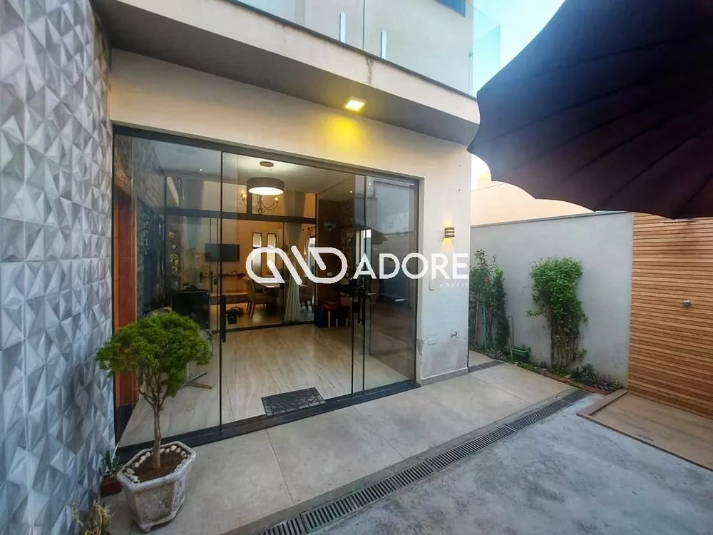 Casa à venda com 2 quartos, 154m² - Foto 1