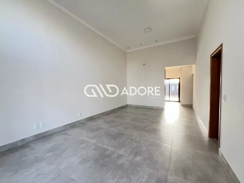 Casa à venda com 3 quartos, 158m² - Foto 2