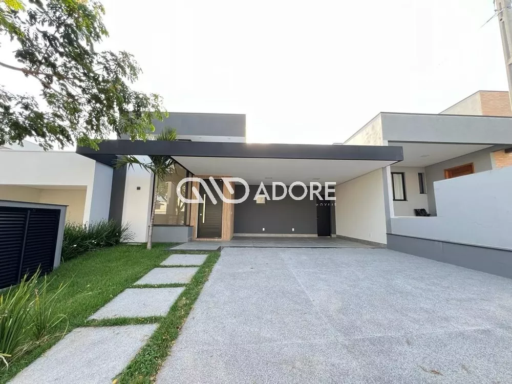 Casa à venda com 3 quartos, 158m² - Foto 1